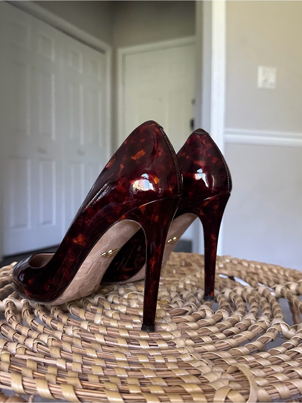 Diane Von Furstenberg Tortoiseshell Patent Pointed Toe Pumps Women’s Sz 8 Heels - Picture 5 of 16